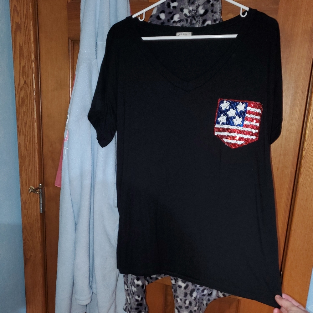 Medium usa sparkle pocket tee